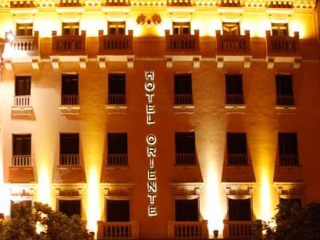 Hotel Oriente Saragosse Extérieur photo